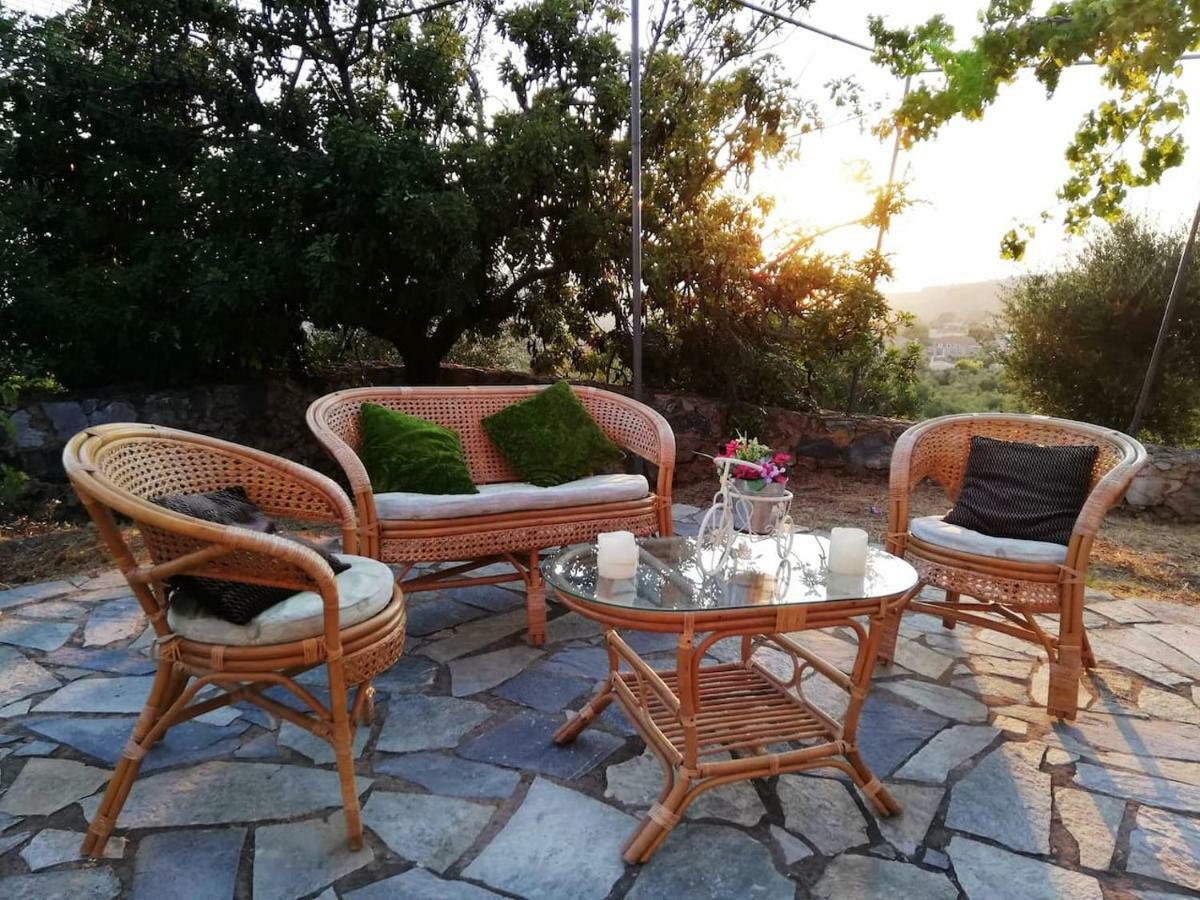 Апартаменты Theasea House With Garden Riglia Экстерьер фото